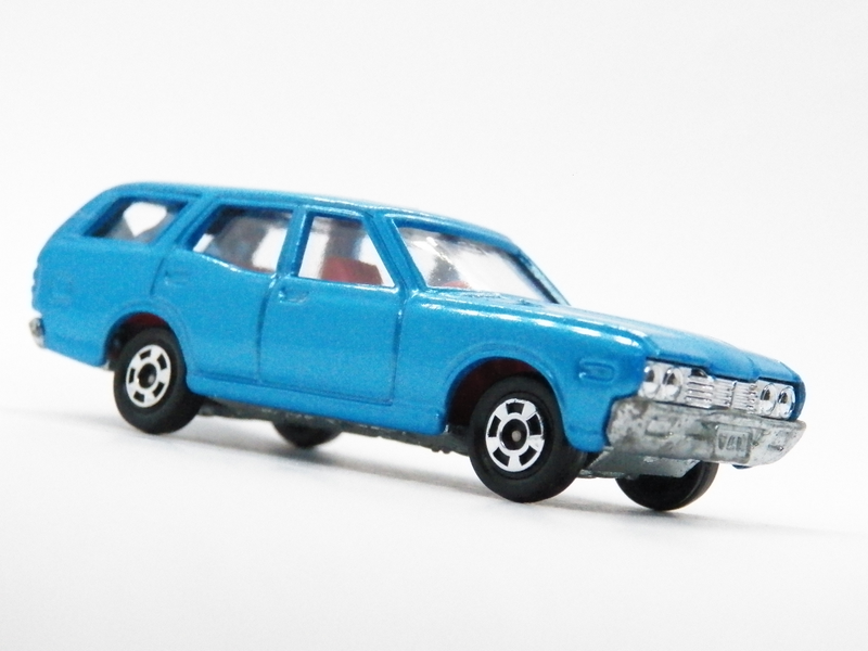 Illustration for article titled Tomica 1:64 Nissan Gloria VanĀ